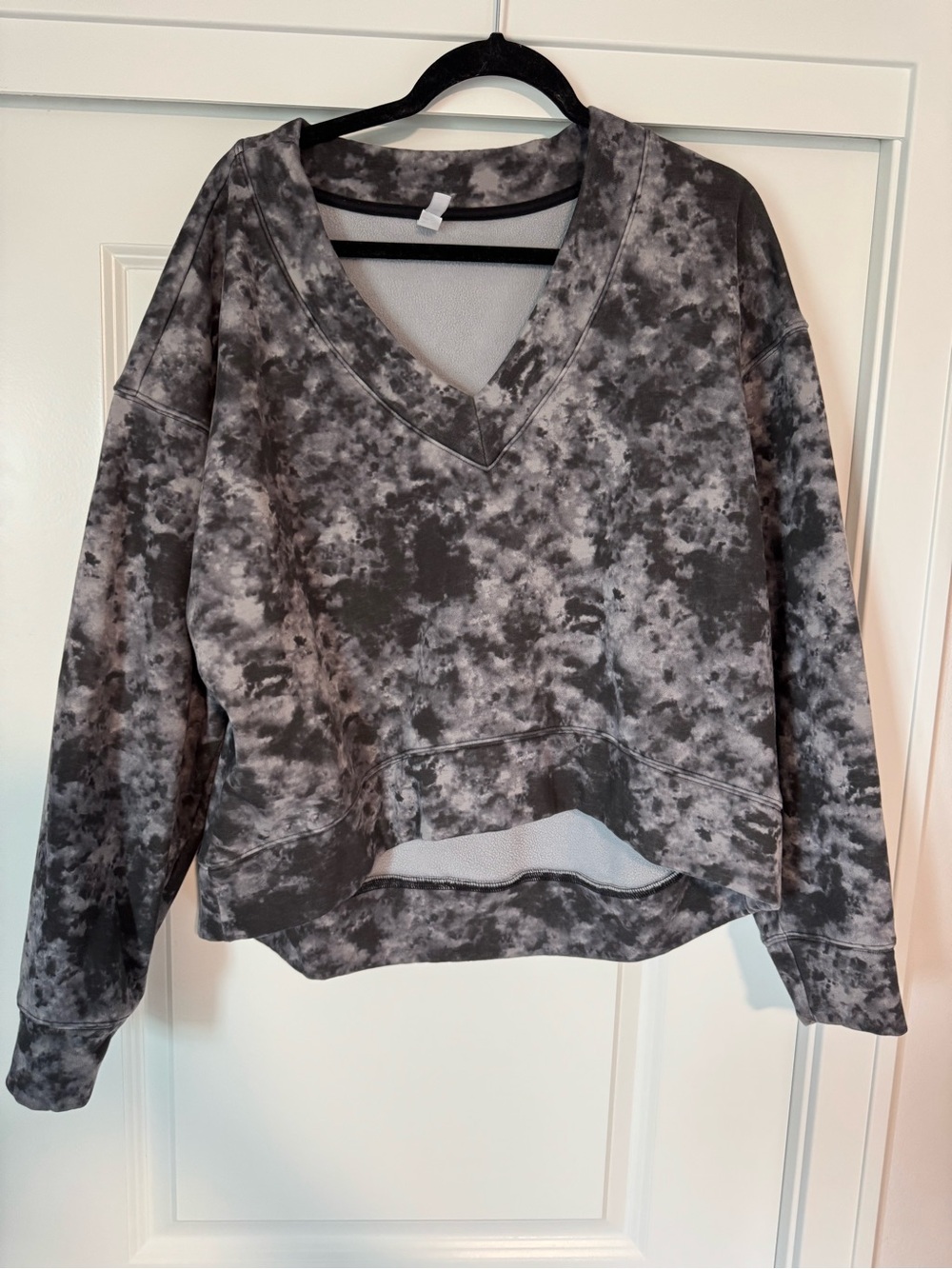 Fabletics Charcoal Gray Tie-Dye V-Neck Pullover